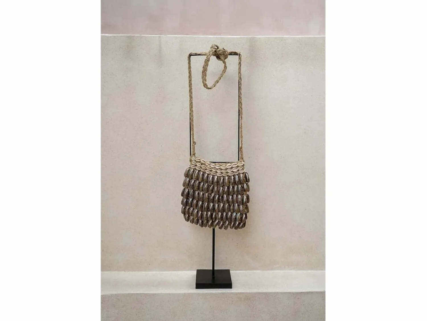 Bazar Bizar Estatua | El Shell Purse En Soporte