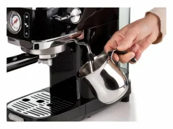 Ariete Pequeño Electrodoméstico * Máquina de espresso 1381 negra 15 bares, 1300W, compatible con café molido y cápsulas, con manómetro y Maxi-Cappuccino Negro
