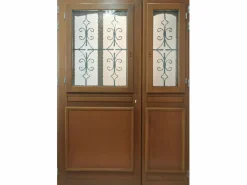 GD Menuiseries Puerta De Entrada * Puerta de Entrada de Madera Escalonada 'Vauban' Dimensión 215 X 140 Empuje a la Derecha (Dimensiones de la Tabla) sin manilla Marru00f3n