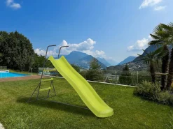 Habitat et jardin Tobogán * Tobogán de jardín de doble onda "Poly" en - 240 x 120 x 156 cm Verde